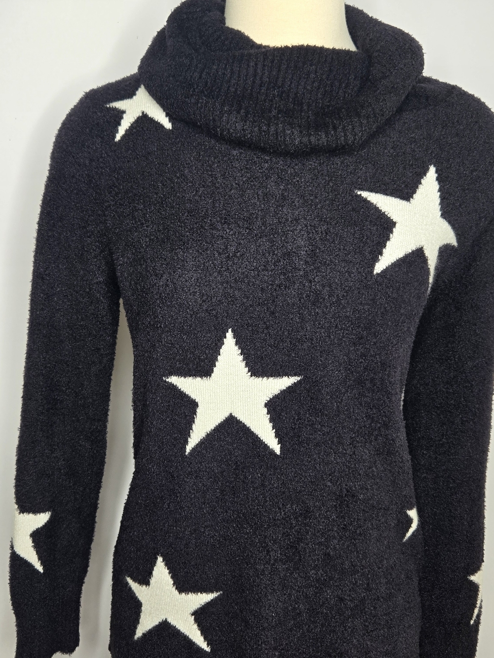 RACHEL ZOE Women’s Black and White Cowl Neck Sweater. Long For Leggings!